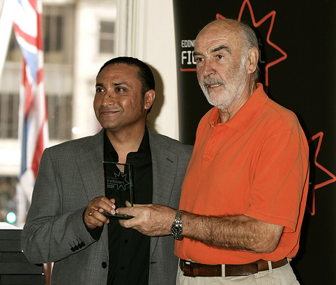Shehzad Afzal being awarded the EIFF 2009 Trailblazer Award by Sir Sean Connery.